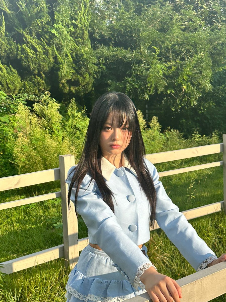 twentysixrecord's tweet photo. last summer right before autumn szn, you were sitting there. right on the rugs that i laid out in the wide green field, i’m preparing for you some coffee and my self-baked croissant, you told me that you loved it, even more than any patisserie shop had made. you keep smiled at me https://t.co/YkOaru1X4x