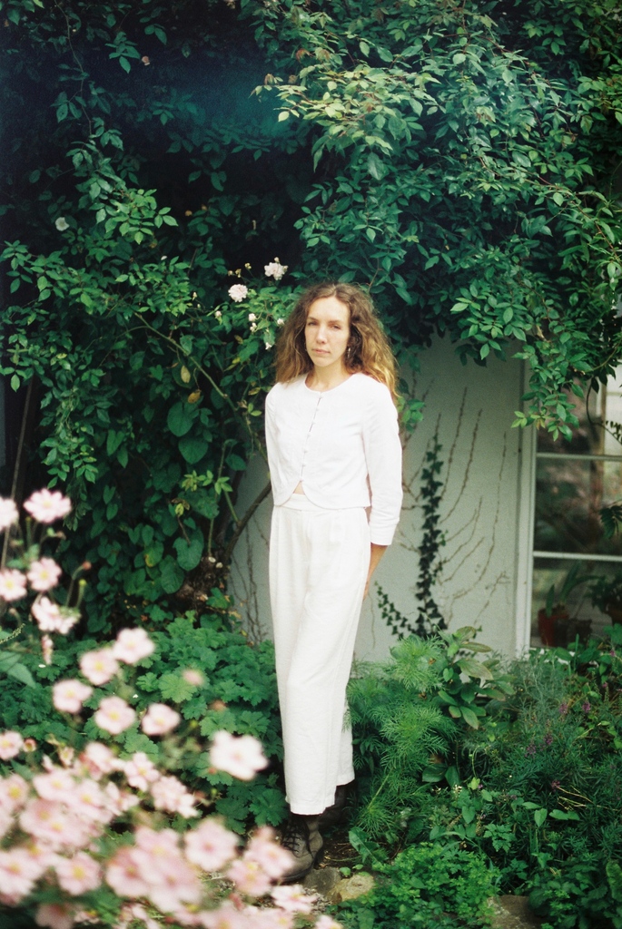hideoutchicago's tweet photo. 🌸Friday 11/10🌸

Anna Mieke plays us her distinct blend of surreal alt-folk and traditional Irish folk. Aaaaaand it’s going to be hemlock’s second to last show in Chicago, catch ‘em while you can! https://t.co/iKibADFxkK