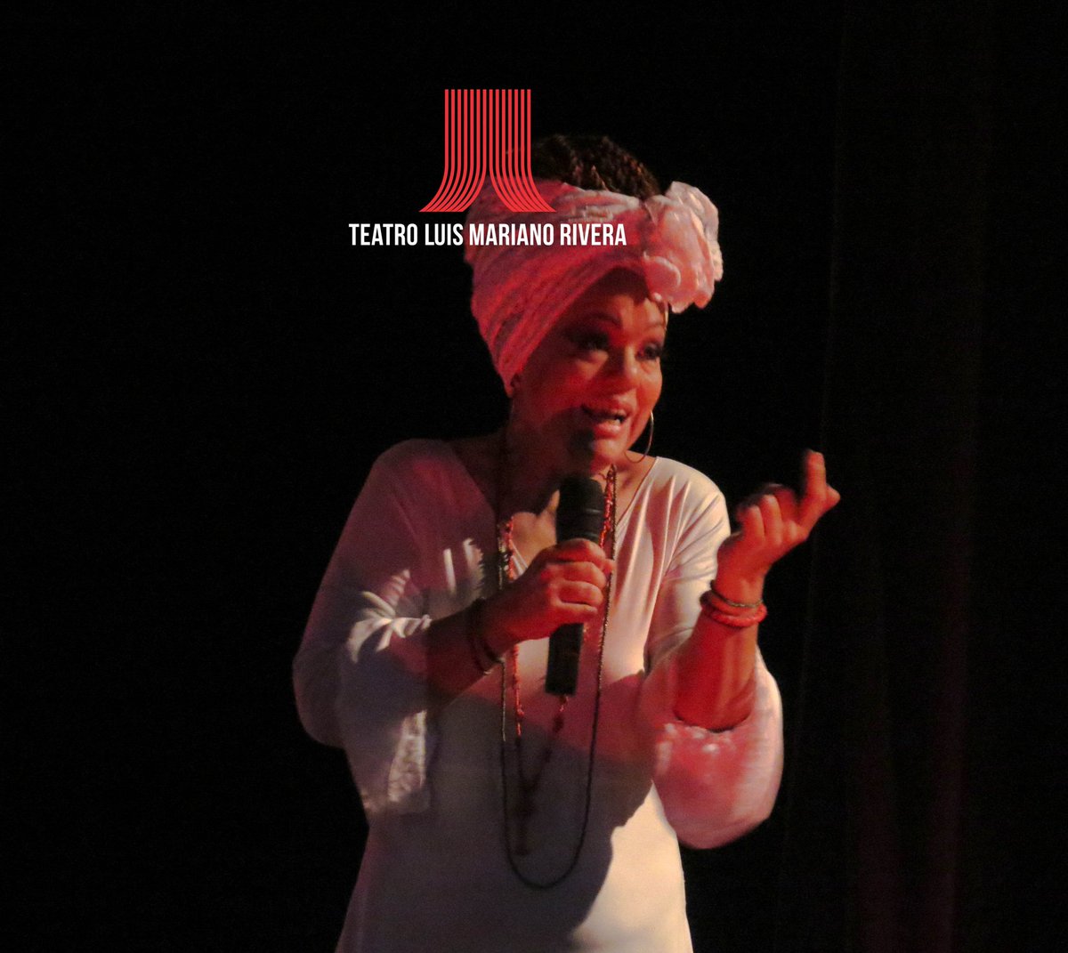 TeatroLMRSucre's tweet photo. Hoy en el Teatro Luis Mariano Rivera, los Licenciados Warner Barreto y Gladys Quintero nos iluminaron sobre la religión Ifá Orisa, la filosofía y espiritualidad Yorúba y su influencia en las religiones afroamericanas. Una conferencia fascinante y enriquecedora.  #Yoruba https://t.co/pdjUBsbPWv