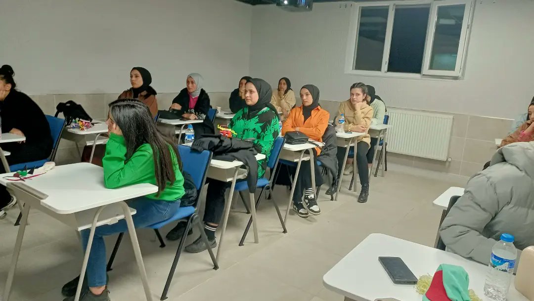 Merkezimizde yarınki gerçekleştirmeyi planladığımız Kudüs Söyleşisi için ön bilgilendirme yaptık.