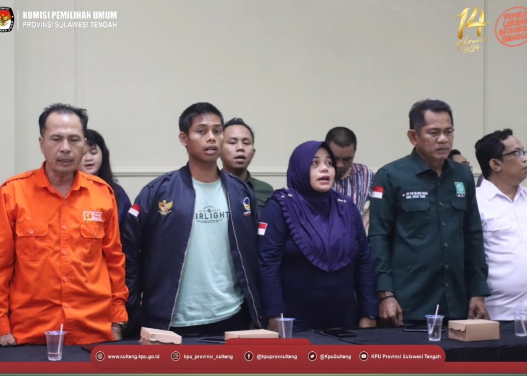 KpuSulteng's tweet photo. #TemanPemilih, Ketua KPU Prov Sulteng dan Anggota KPU Sulteng hadir pada Penyerahan keputusan  Penetapan Daftar Calon Tetap (DCT) anggota Dewan Perwakilan Rakyat Daerah Provinsi Sulawesi Tengah, Jumat, 03/11/2023 yang diselenggarakan di aula Kantor KPU Prov Sulteng. https://t.co/HeyFXgDLrq