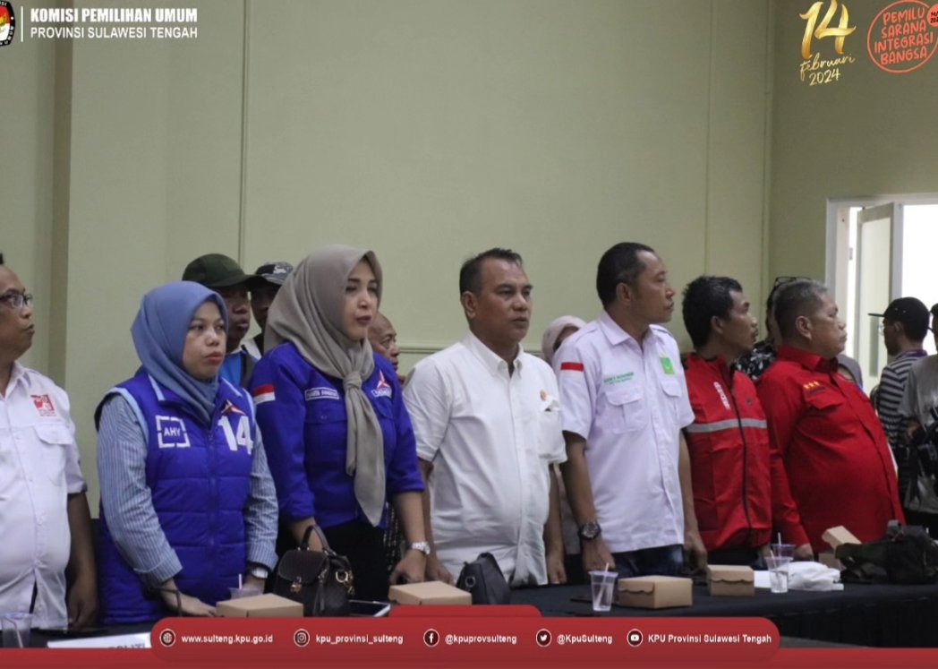 KpuSulteng's tweet photo. #TemanPemilih, Ketua KPU Prov Sulteng dan Anggota KPU Sulteng hadir pada Penyerahan keputusan  Penetapan Daftar Calon Tetap (DCT) anggota Dewan Perwakilan Rakyat Daerah Provinsi Sulawesi Tengah, Jumat, 03/11/2023 yang diselenggarakan di aula Kantor KPU Prov Sulteng. https://t.co/HeyFXgDLrq