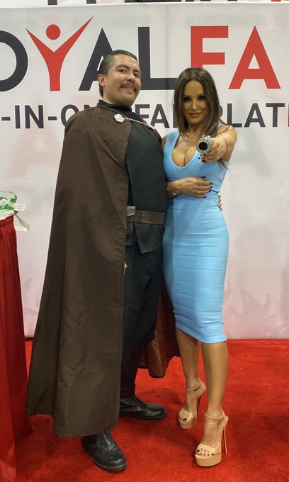 I did it. I met the lovely legendary @thereallisaann 🤩💙☺️ @EXXXOTICA @realloyalfans https://t.co/Tmr<a class="tags" href="/tag/thereallisaann">@thereallisaann</a>