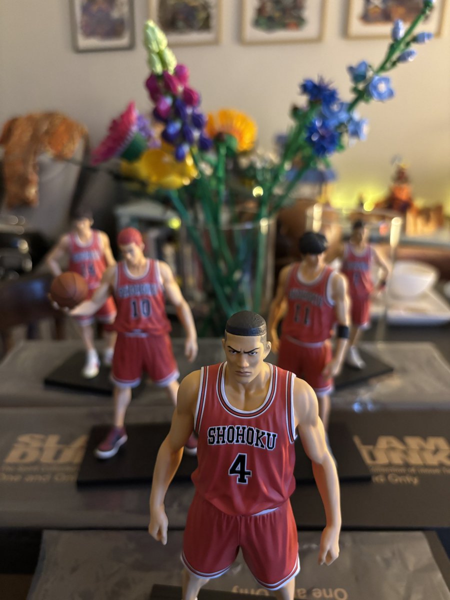 L’affaire du siècle sur Vinted 🤩

Le 5 majeur de Shohoku… à 150€ 😅

(C’est normalement 90€ par figurine)

Voilà voilaaaaaa. Allez bisous !😂

#slamdunk #shohoku #basketball #sakuragi