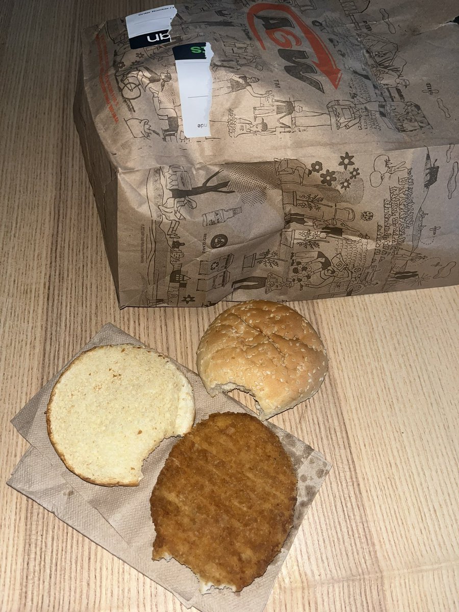 nola_daarling's tweet photo. j’suis choquée 😭😭😭 (oui j’ai tapé un croc dedans) https://t.co/x8I8UDSHDA