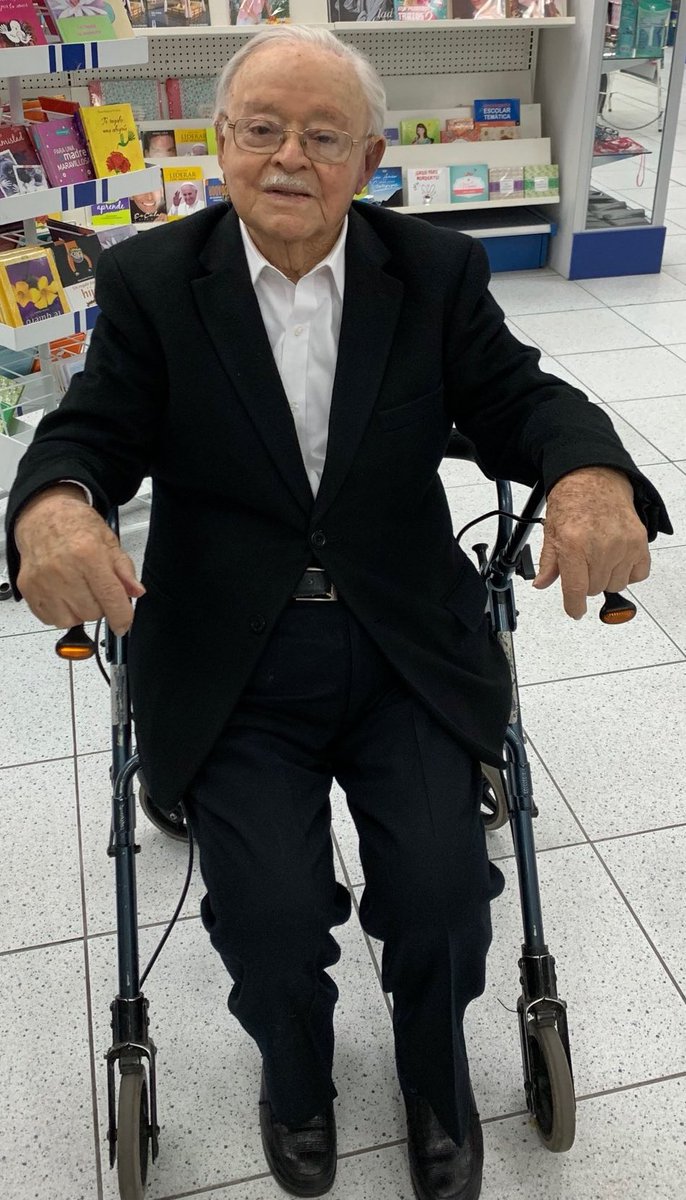 Hoy hace 100 años nace en el cantón #Pujilí provincia de #Cotopaxi el Ex Presidente de la República del Ecuador Gral. Guillermo Antonio Rodriguez Lara. Derroco la dictadura del último velasquismo en 1972, siendo presidente defacto durante 4 años, el mismo llamaba a su Dictadura