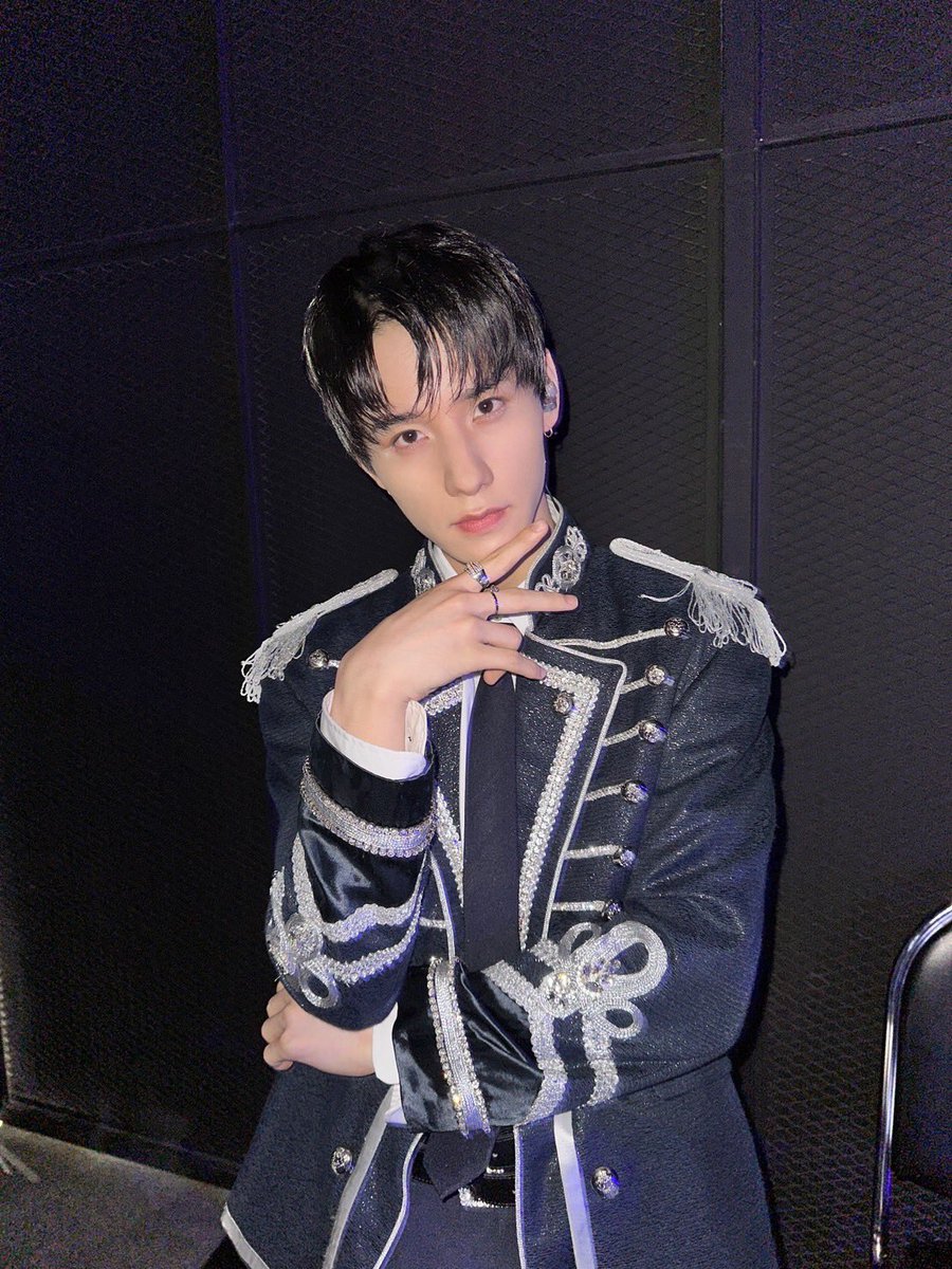 official_jo1's tweet photo. [#佐藤景瑚]
コップンクラップ🙏
ขอบคุณครับ🙏

#JO1 #SATOKEIGO
#JO1_ASIATOUR https://t.co/4JiFF1Zmrr