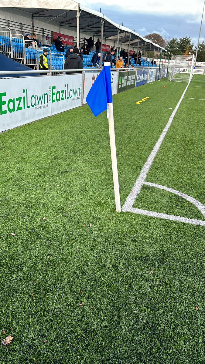 Stuartb_28's tweet photo. @smivadee check out the flag girth at Cove Rangers today!! https://t.co/iqzY5NYFNq