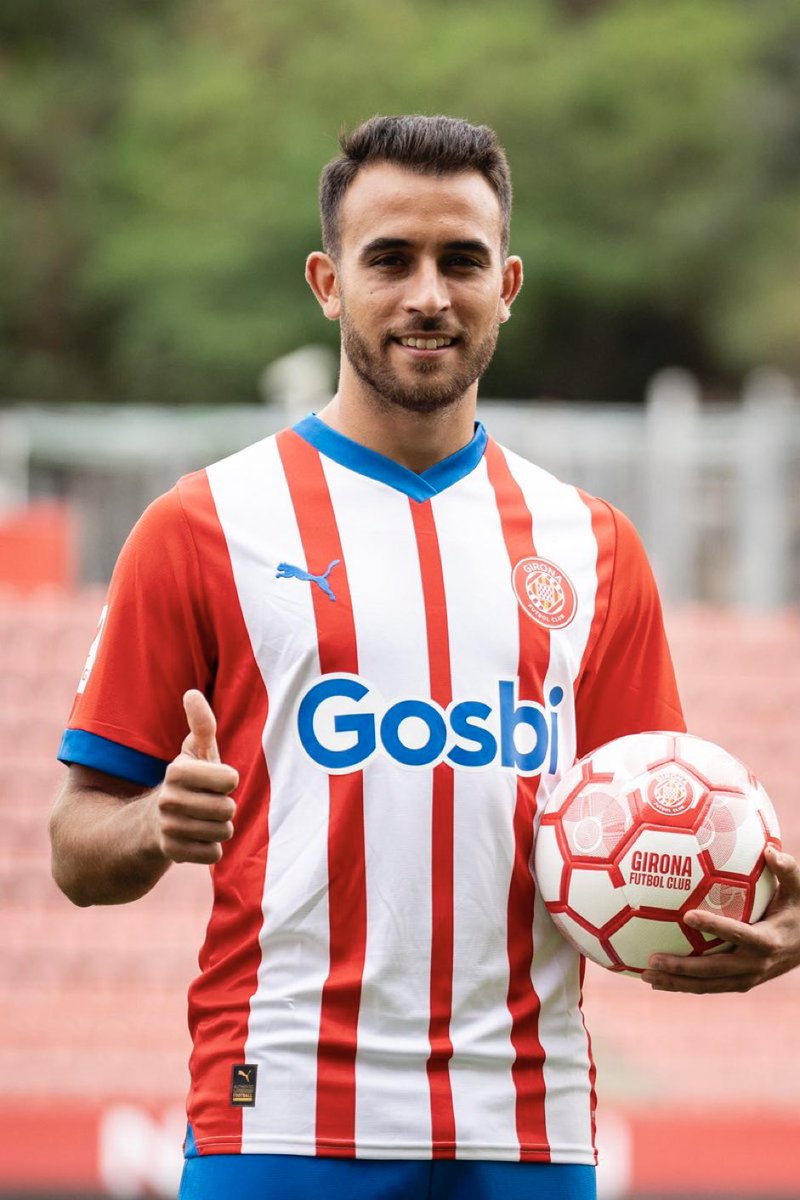 BlxckNews's tweet photo. En algún momento habrá que abrir el melón de Eric García, en el Barça ha sido criticado a niveles vergonzosos tanto en las redes como en el campo, hasta el punto de ser insultado. Y ahora está siendo clave para Michel, ese entrenador que todos quieren porque lo hace muy bien y juega tan bien al fútbol teniendo al Girona primero en Liga.

A ver si al final va a resultar que la gente que habla tanto y crítica tanto en Twitter sabe menos que los entrenadores... 🤔