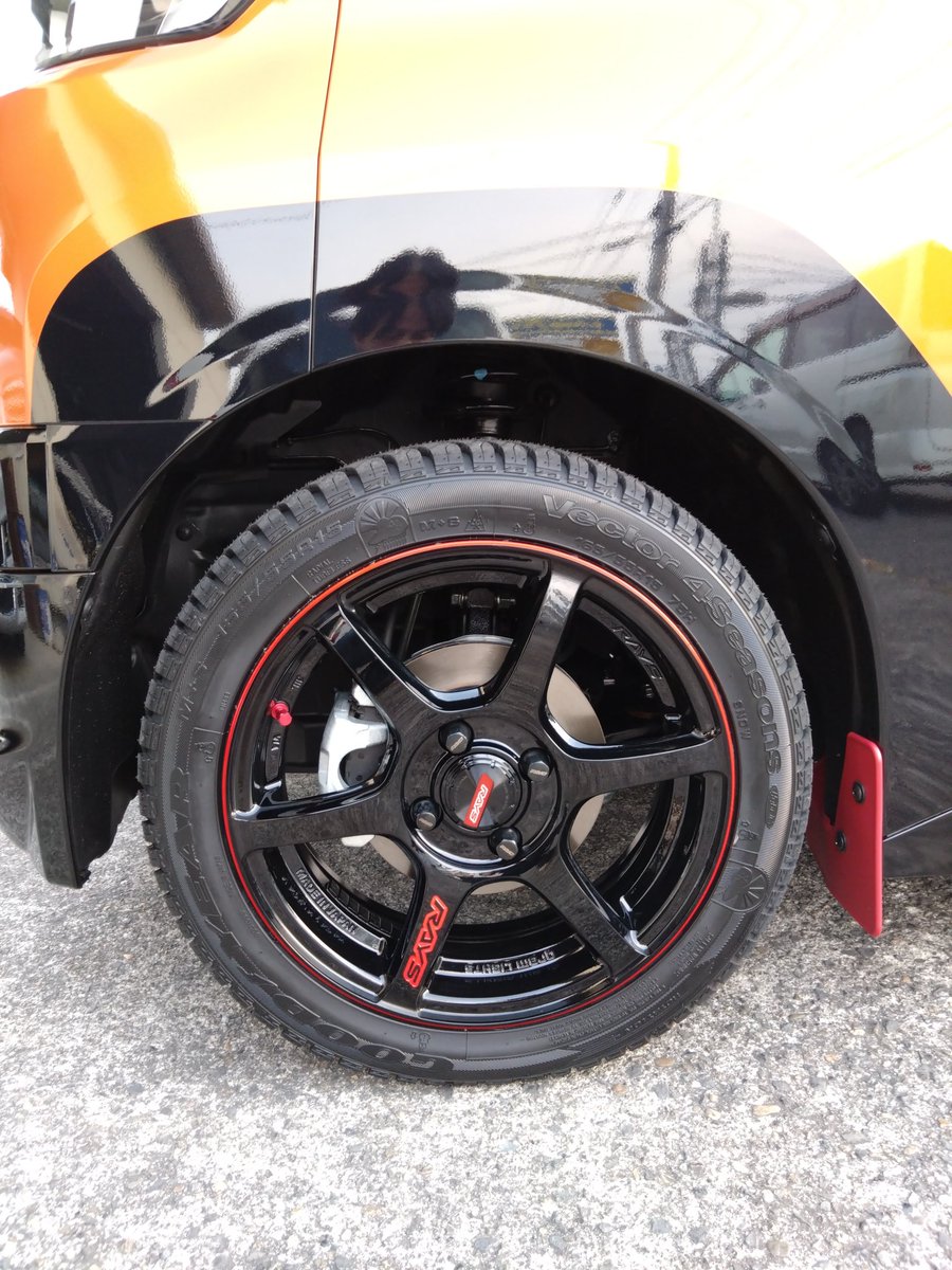 jj3084's tweet photo. デリカミニにレイズのアルミホイールを取り付けました。ナットもレイズにしました。

めっちゃカッコよくなりました。大満足です♥

＃デリカミニ　＃レイズ　＃グラムライツ　＃57C6　＃タイムアタックエディション https://t.co/E0UqXu6ZGT