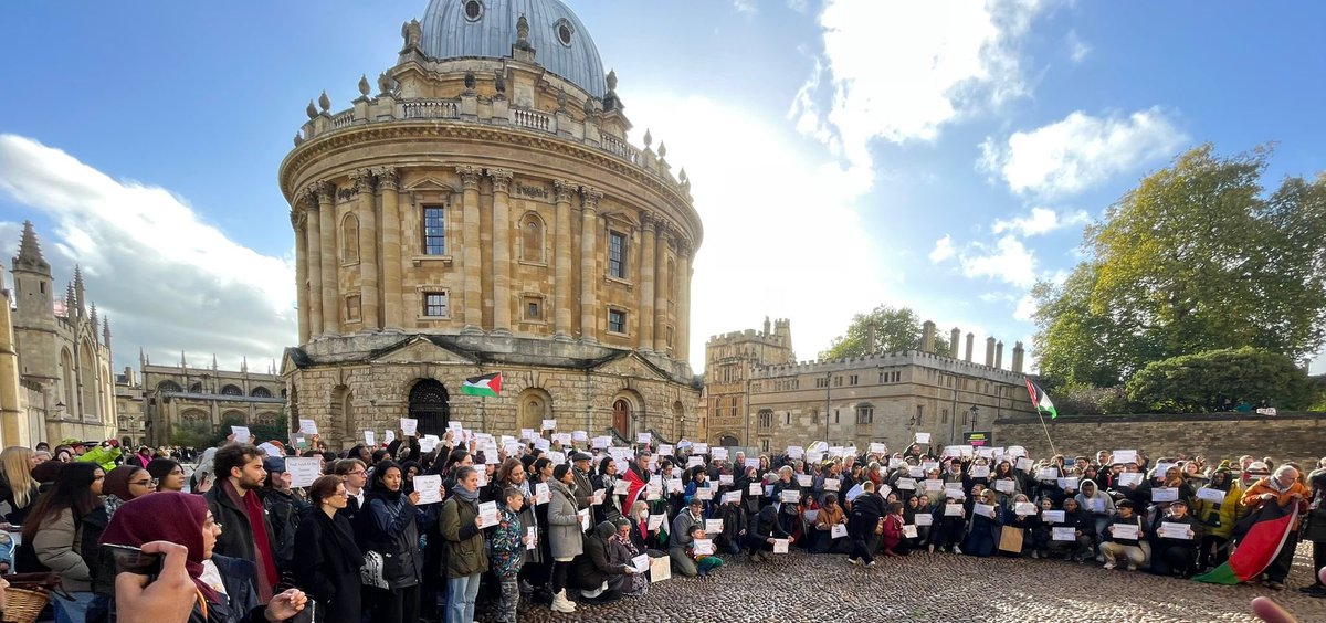 A heartbreaking vigil for the 140 healthcare workers killed by Israeli bombing in Gaza over the last four weeks. 

Multiple hospitals, ambulances and the homes of healthcare workers have been targeted over these weeks by Israeli forces.

Enough is enough.
#CeasefireForGazaNOW