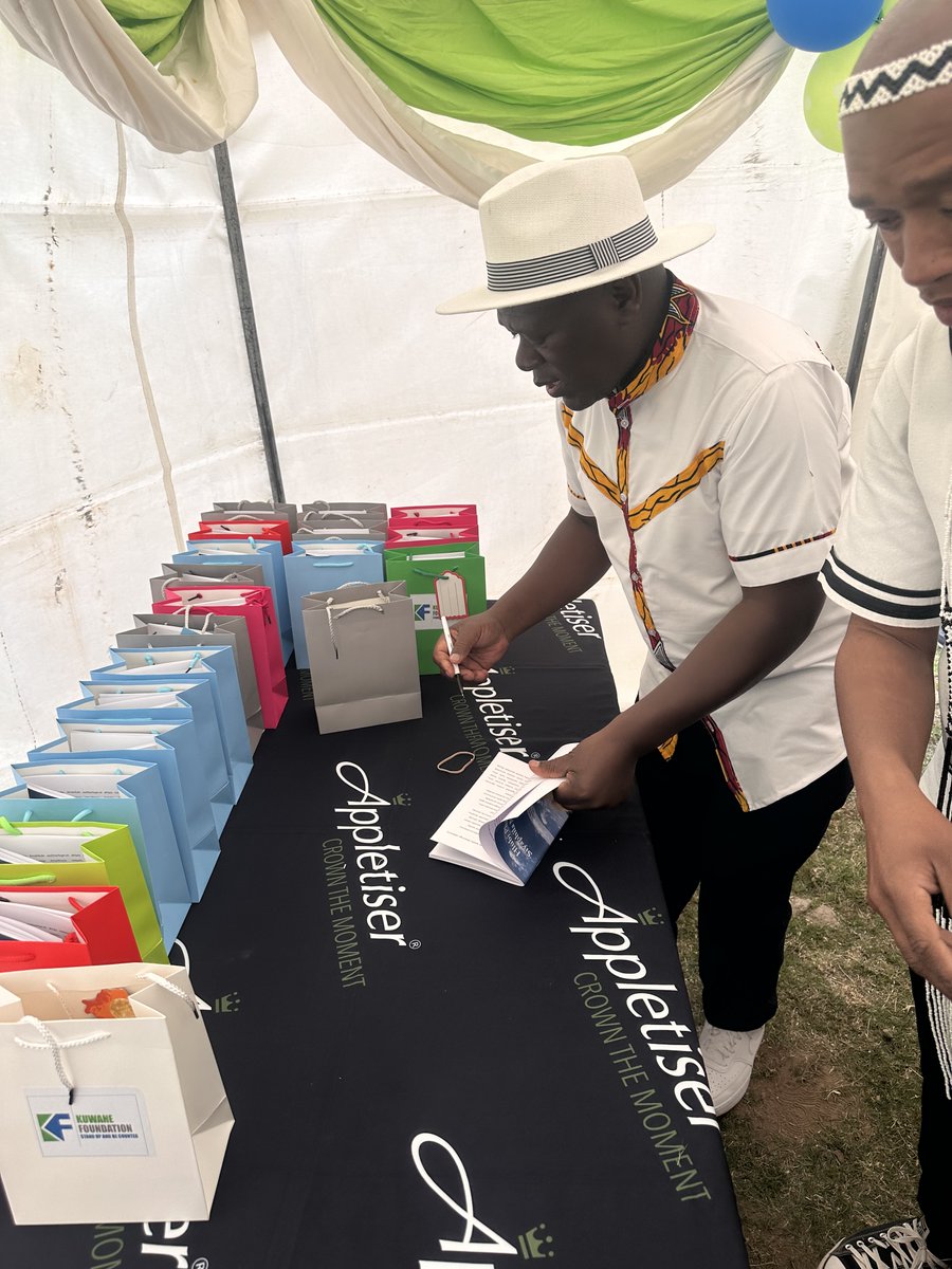 KuwaneF's tweet photo. On 30 October, we launched Hlubi Phakama: Siyaphila Ngamasiko book. The book documents cultural and traditional practices of AmaHlubi in Sterkspruit. The project was funded by National Heritage Council. 👏 https://t.co/UgYCFwcpsO