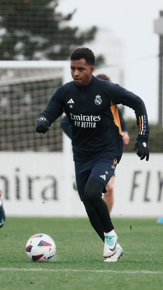 RodrygoGoes's tweet photo. 💪🏾⚽️ @realmadrid https://t.co/8HKPWexLtQ