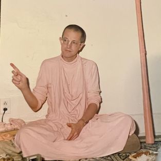 Romapada_Swami's tweet image. #Retraction Of #Bad #Habits

Reading Assignment:
Excerpt from Tattva Viveka by #Bhaktivinoda #Thakura

facebook.com/photo/?fbid=87…