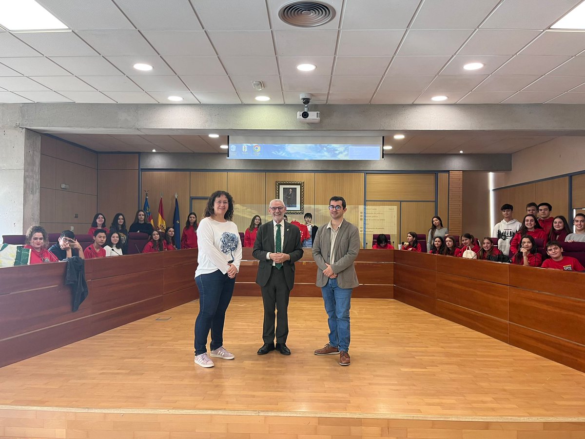 ayto_alboraya's tweet photo. 🗣️👂 Tornem a escoltar les persones joves d'Alboraia per a continuar desenvolupant polítiques i accions que milloren el municipi

🤝 En el II Fòrum Jove, una trobada entre la joventut i @MiChavarria i regidors de l'Equip de Govern https://t.co/jCRXEU8wds