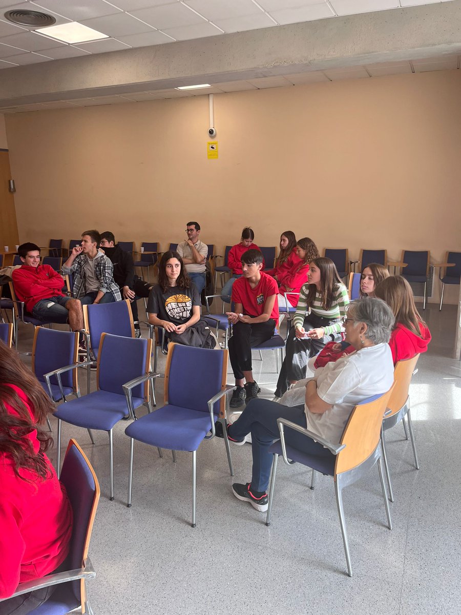 ayto_alboraya's tweet photo. 🗣️👂 Tornem a escoltar les persones joves d'Alboraia per a continuar desenvolupant polítiques i accions que milloren el municipi

🤝 En el II Fòrum Jove, una trobada entre la joventut i @MiChavarria i regidors de l'Equip de Govern https://t.co/jCRXEU8wds