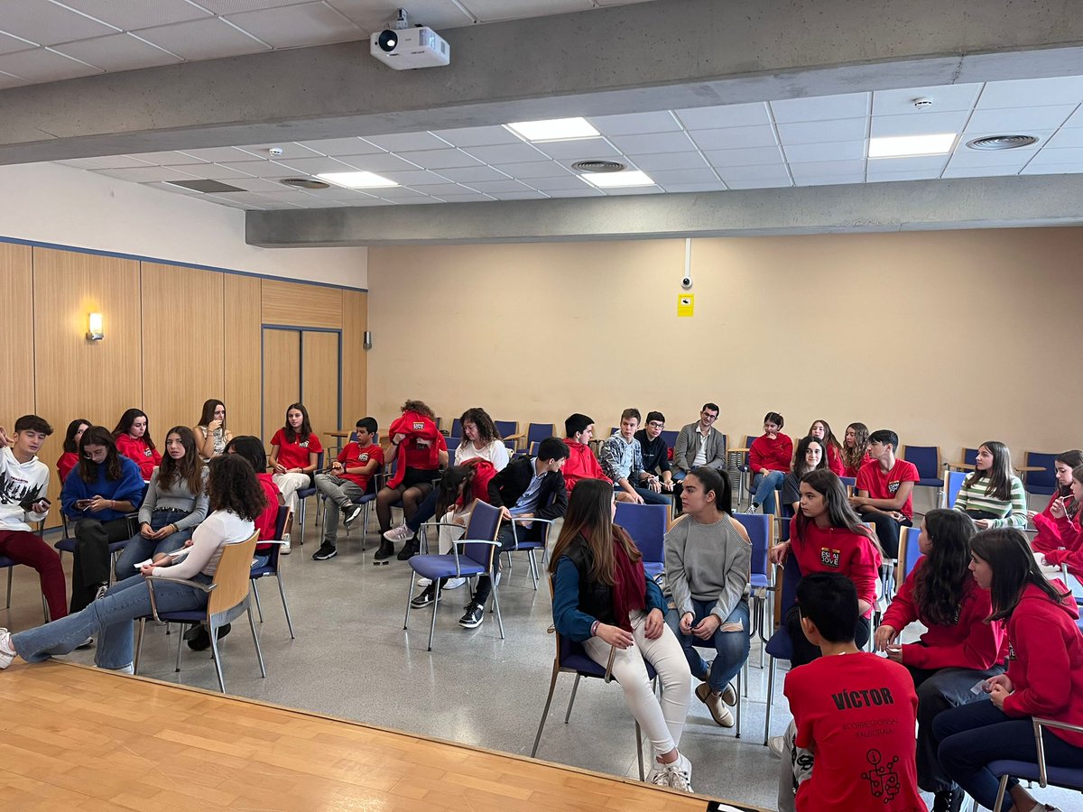 ayto_alboraya's tweet photo. 🗣️👂 Tornem a escoltar les persones joves d'Alboraia per a continuar desenvolupant polítiques i accions que milloren el municipi

🤝 En el II Fòrum Jove, una trobada entre la joventut i @MiChavarria i regidors de l'Equip de Govern https://t.co/jCRXEU8wds