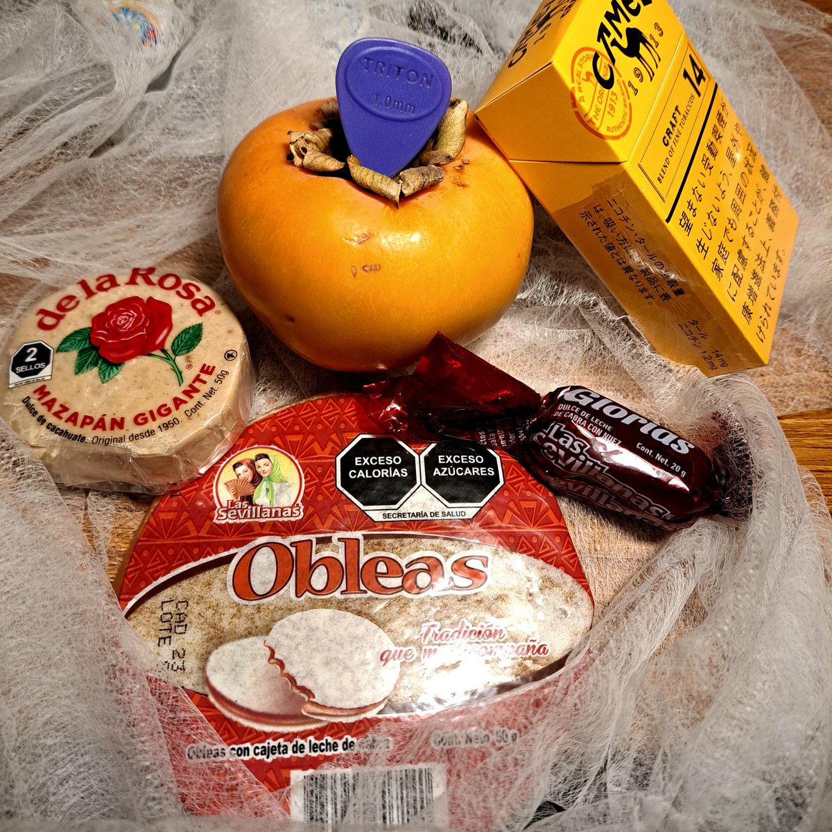 DreamingApples's tweet photo. 今月の初リハーで可愛い食品をいただきました。
メキシコの駄菓子っぽくて甘味は半端ないらしくて、自分はハロウィーン活動を一回もしていなかったんだけど、悪戯活動をやっていたみたいなよい心境です。
Gracias!! @Shiizaa1 
#脚疴 #chickeye #甘口 #メキシコ #インディーズ #大阪 #脂肪増加 #バンド https://t.co/xSF5bcrRGq