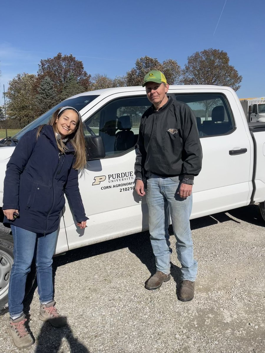 Last harvest of my MS at Southeastern Purdue Ag center.

To all Purdue students, this is the ultimate PAC, as Joel says, only the strong make the 2.30-hour-drive 😂

Two years of learning and support from these professionals have been a huge blessing I’ll never forget.