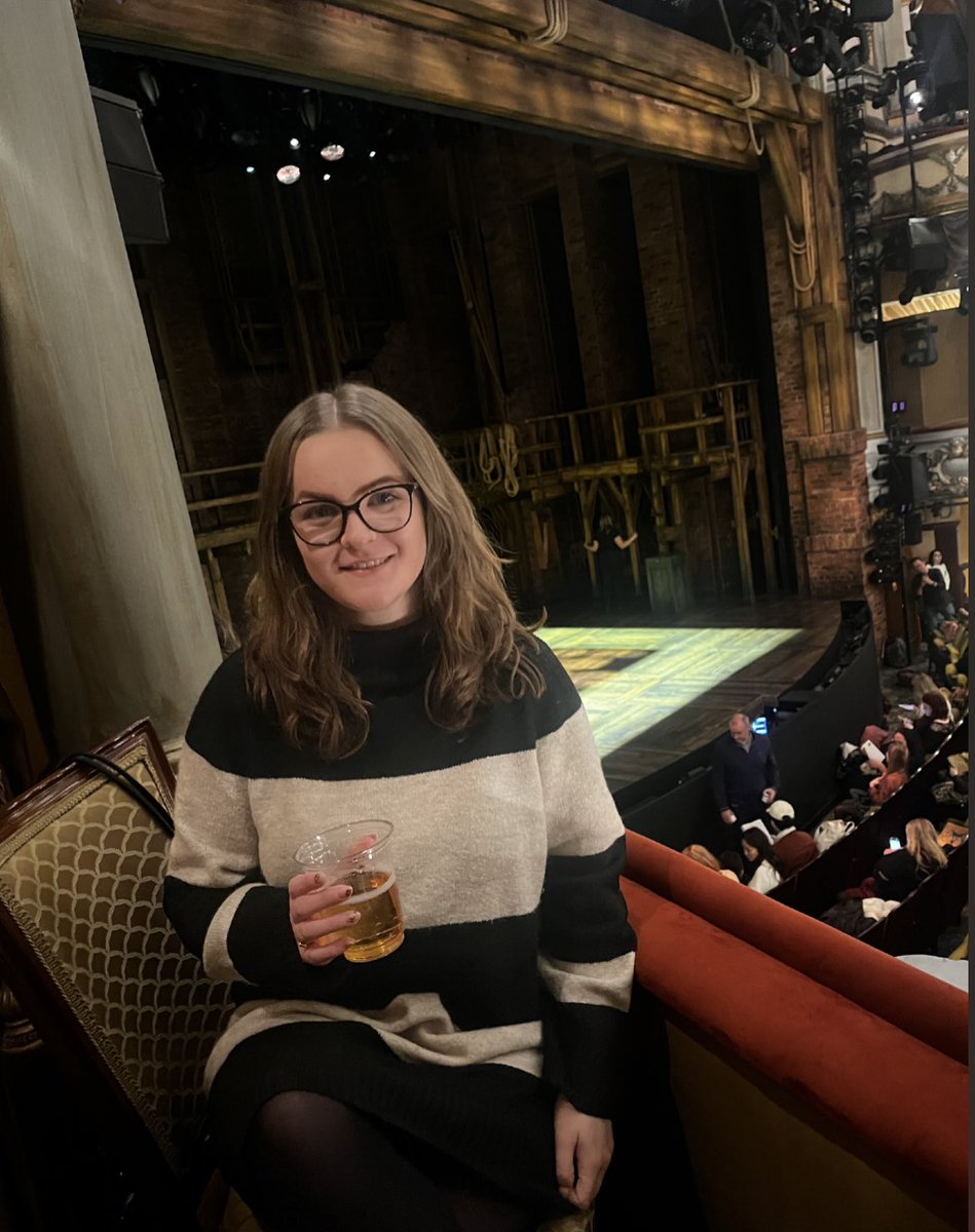 MissMteaches_'s tweet photo. Decided to take a last minute trip to London on Thursday to see a show, somehow managed to blag £39 box tickets for Hamilton! Best day ever 🤩 https://t.co/2YvrGyR66D