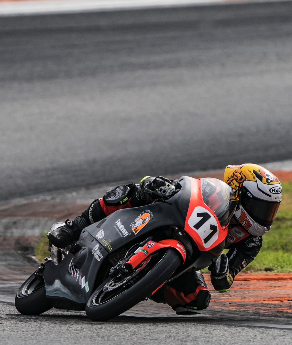 ¡Qué bien nos sentimos en casa! 🤗

Hoy hemos tenido un día de mucho trabajo en todas las categorías con los entrenamientos cronometrados y Jesús Torres ha sido el mejor clasificado del equipo con su cuarta posición en el grupo A de la ETC 🚀

¡Mañana lucharemos por el podio! 💪🏼