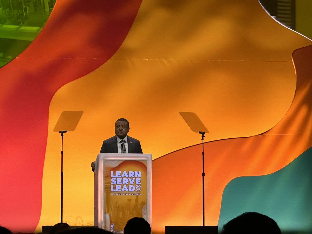 Dean Jones kicking off AAMC 2023!!!

#AAMC23 <a href="/GUMedicine/">Georgetown Medicine</a> <a href="/MedStarHealth/">MedStar Health</a>