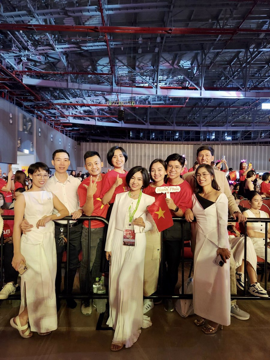 Handatfeelgreat's tweet image. Sẵn sàng cho sự bùng nổ trong thập kỷ tiếp theo. #save10 #unicity #Yarian