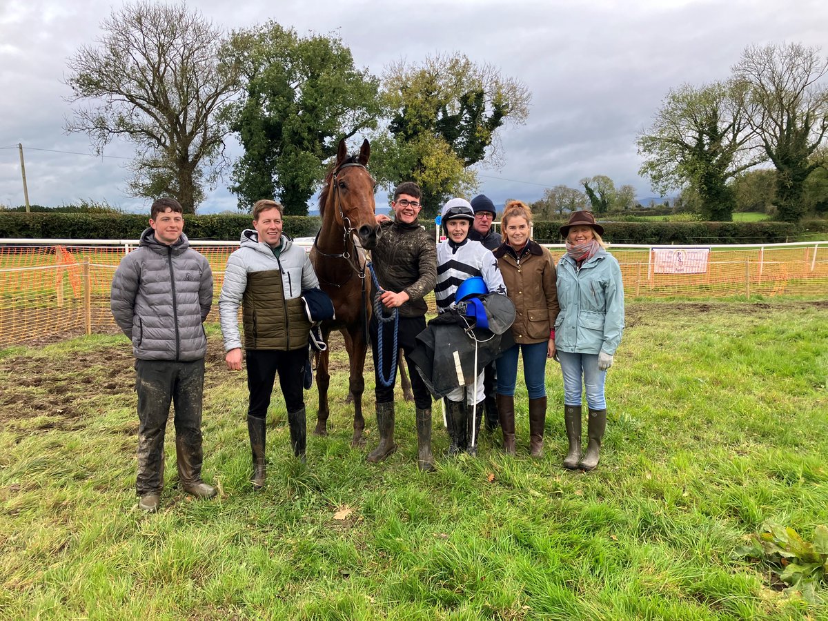 👏Congratulations to the Queally family, winning connections of Beau's Candle, ridden to victory by Dylan Phelan, in the INHSC sponsored 6yo &amp; Upwards Maiden at Tipperary (F) Lisronagh this afternoon.