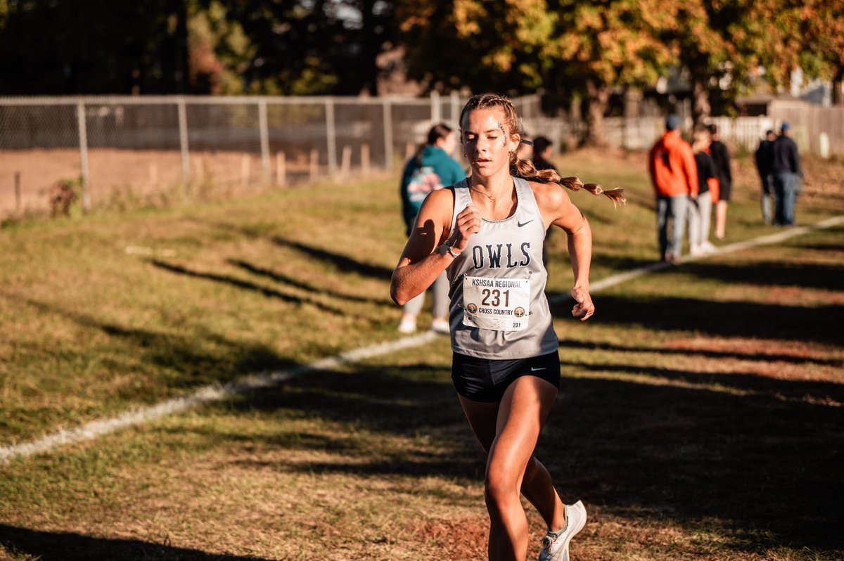 owlxc's tweet photo. -KATE MILLER-SENIOR-
9th Place - 18:55.60
Kate talked about being a 4x State Champ her freshman year and made it happen! She absolutely loves her teammates and has played a huge part in building our team culture! We love you, @Kate_mil4 💙🫶 https://t.co/2Z1ytq1jss