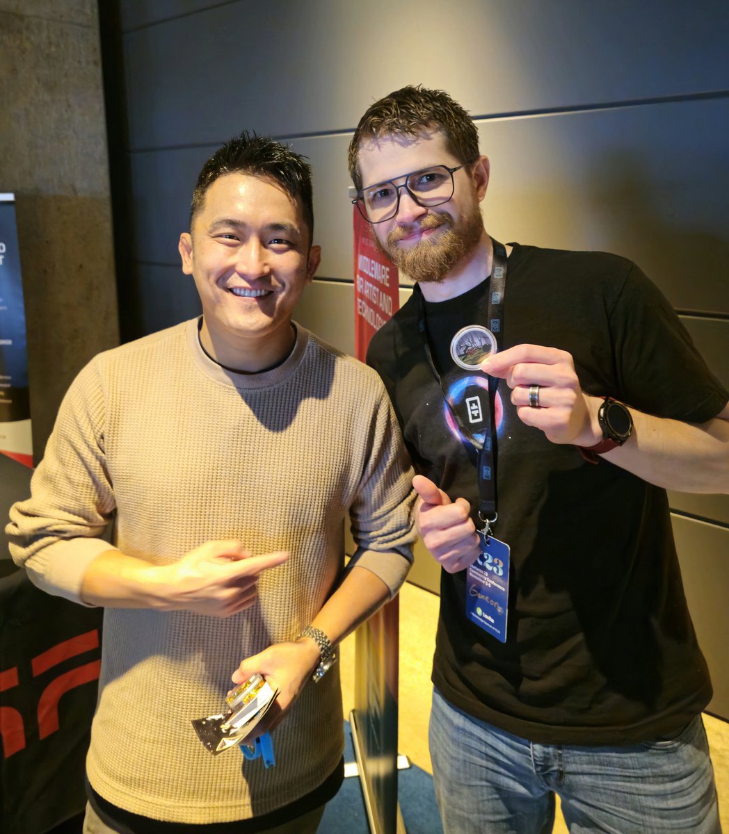 .<a href="/PogDigital/">POG ®</a> crushed the presentation at <a href="/theta_con/">ThetaCon24</a>!!🔥 

Thanks for the physical POG!
So many exciting things to come!👏 

#LFPOG $THETA