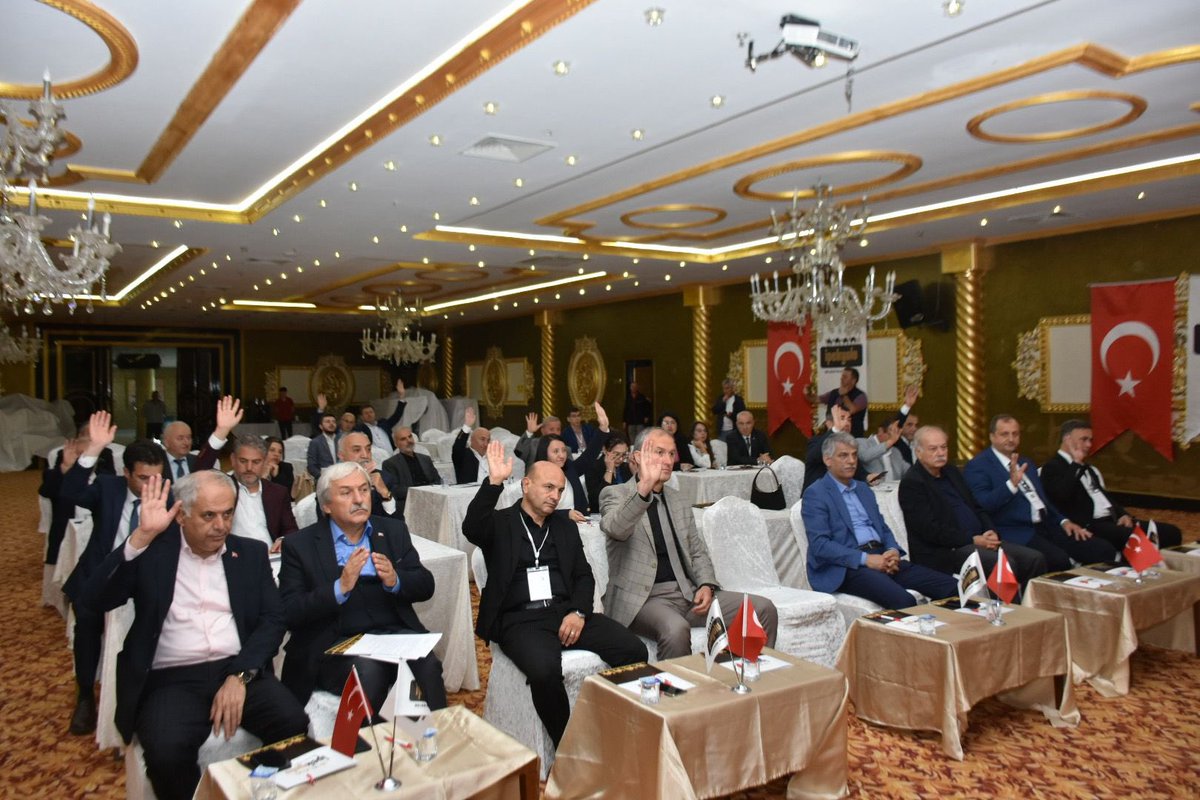 ipekyoluBB's tweet photo. Toplamda 600 bin nüfusa sahip 24 üye belediyelerimizden oluşan birliğimizin meclis toplantısında faaliyetlerimiz ile birliğimize üye belediyelerimizin turizm destinasyonu hakkında görüş alışverişinde bulunduk. https://t.co/1cJ5HHaN3y