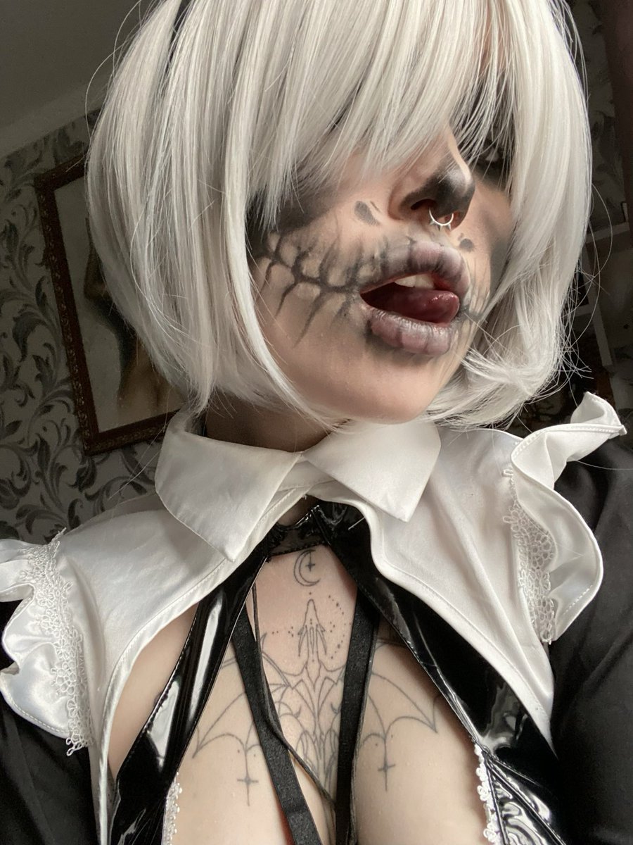 sdbs0wxwx's tweet photo. cosplay for 2B halloween 
#cosplay #Halloween #2B #HalloweenCosplay #NieRAutomata #waifu https://t.co/ef8fnRvbOV