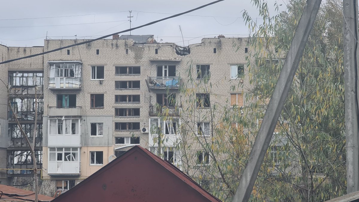 Эй, русские, сегодня проезжал мимо уничтоженного вами центра принятия решений. Судя по количеству окон, там минимум командование галактического флота располагалось. Какие же вы молодцы, надеюсь скоро каждый из вас сможет увидеть подобную прелесть у себя дома.