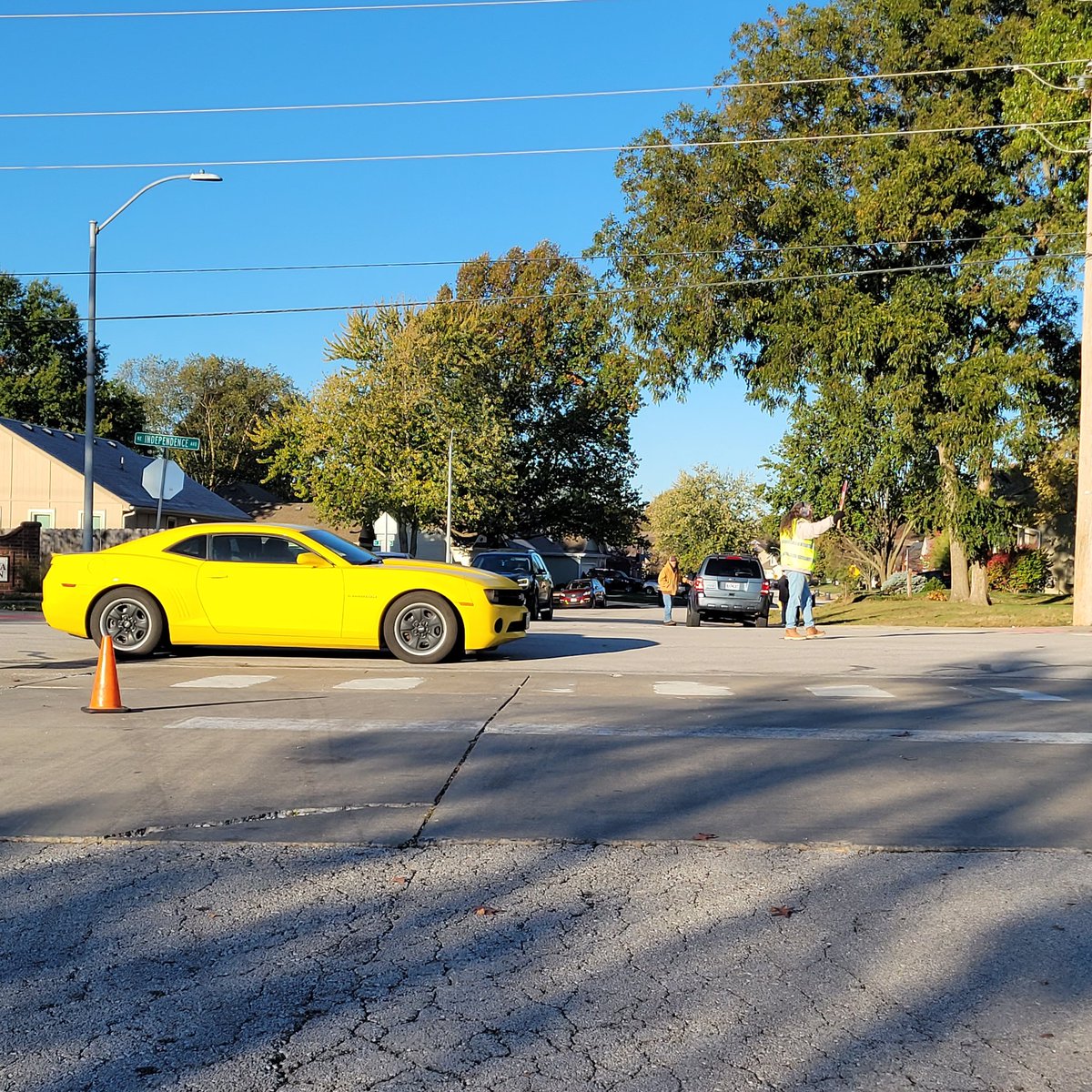 TheLegacyofLAW's tweet photo. @LSPDPIO The crosswalk at Meadow Lane Elementary is increasingly dangerous.  People won't stop! And today, before this lady barely stopped, another car almost hit a crosswalk full if kids &amp; parents. Worse by the week. I see officers drive by daily; can you spare 1 for 15mins? https://t.co/pq8e0ZWKGJ