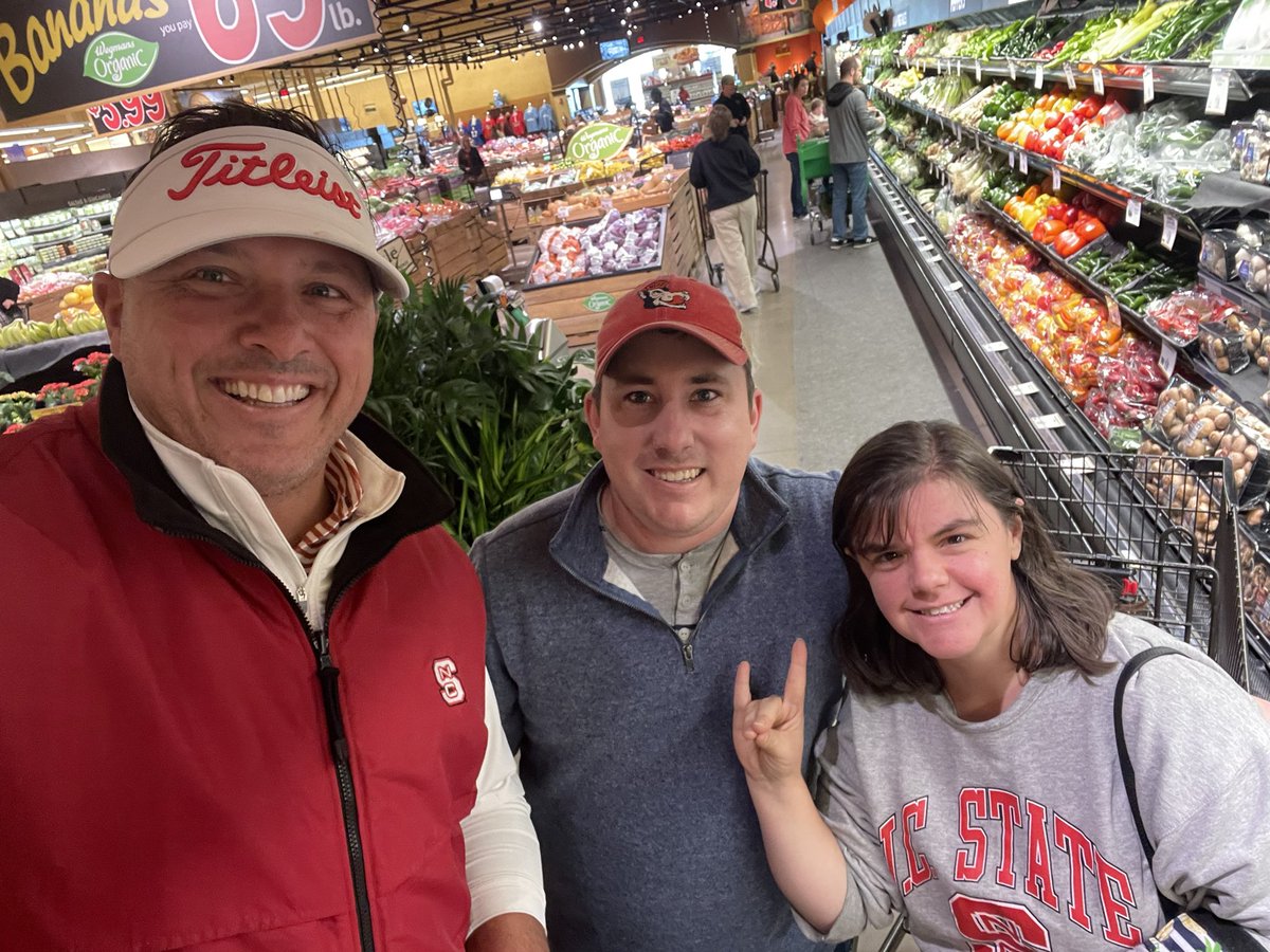 Getting the tailgate right at Wegmans!! 

Meeting new fans!