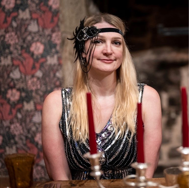 How to dress

You are coming from the modern day to a house lost in the 1920’s. Dressing for the experience is encouraged but not required. 

Whatever you choose, we suggest shoes that you are comfortable in for the old uneven floors.

Find out more here
buff.ly/46LEVQ9