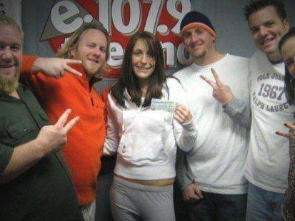 VisionaryVoid's tweet photo. In 2007, Jennifer Strange tragically died from water intoxication after consuming over a gallon of water in three hours for a radio contest. The prize was a Nintendo Wii.
#WaterIntoxication
_____________________
Jennifer Strange, a 28-year-old mother of three from Rancho Cordova, California, participated in a radio station's contest titled "Hold Your Wee for a Wii".
The challenge was to see how much water one could drink without going to the bathroom. The prize for winning was a Nintendo Wii video game system.
Jennifer consumed over a gallon of water in three hours. After the contest, she complained of a severe headache and was found dead in her home hours later.
The cause of death was determined to be water intoxication, a rare condition typically affecting endurance athletes.
—-Remember, folks, don’t drown in your own thirst for victory!