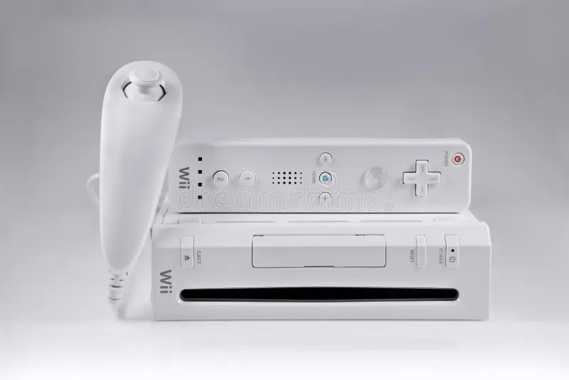 VisionaryVoid's tweet photo. In 2007, Jennifer Strange tragically died from water intoxication after consuming over a gallon of water in three hours for a radio contest. The prize was a Nintendo Wii.
#WaterIntoxication
_____________________
Jennifer Strange, a 28-year-old mother of three from Rancho Cordova, California, participated in a radio station's contest titled "Hold Your Wee for a Wii".
The challenge was to see how much water one could drink without going to the bathroom. The prize for winning was a Nintendo Wii video game system.
Jennifer consumed over a gallon of water in three hours. After the contest, she complained of a severe headache and was found dead in her home hours later.
The cause of death was determined to be water intoxication, a rare condition typically affecting endurance athletes.
—-Remember, folks, don’t drown in your own thirst for victory!