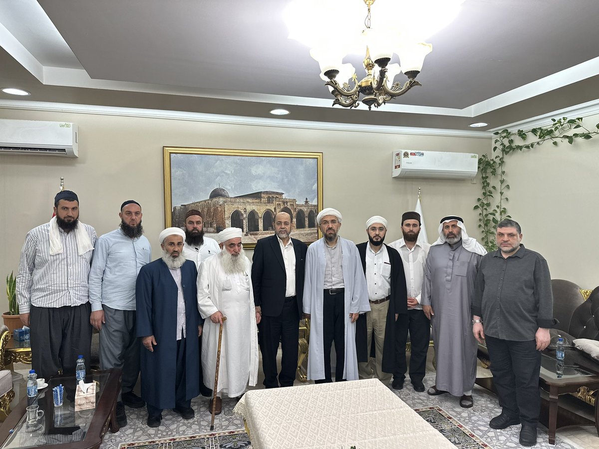 Hamas’ın Halid Meşal’den önceki başkanı, Kassam Tugayları’nın kurucularından halen Hamas’ın uluslararası ilişkiler sorumlusu, Şehid Ahmed Yasin’in talebesi Dr. Musa Ebu Merzuk’u ziyaret ettik. 95 yılında Ürdün tarafından sürgün edilince 2 yıl ABD zindanlarında kalan, İsrail’e