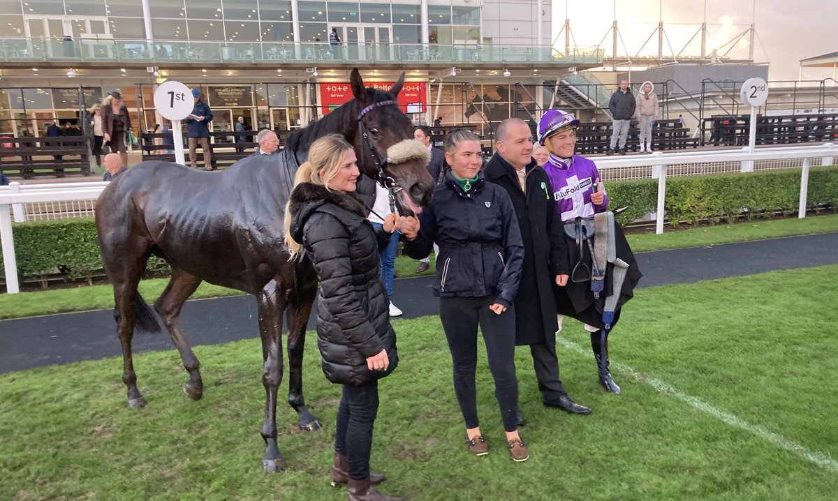 Dirtyoldtown turned the wish of training a winner @NewmarketRace into reality for trainer @dylancunha_uk after taking the final race of the year at the track under @KyleStrydom01