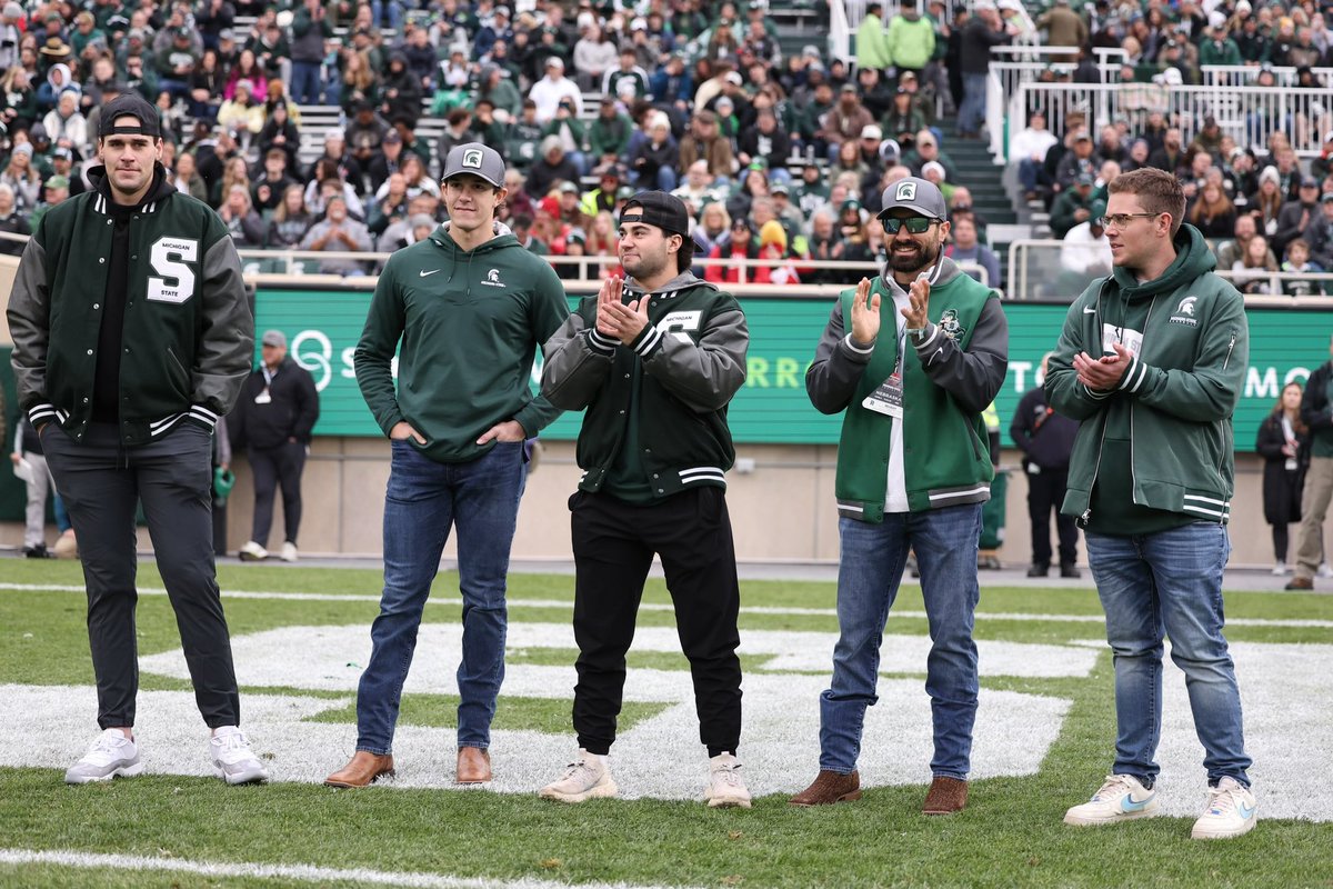 Great to have 3 of our 4 ‘23 players that joined the professional ranks back at @MSU_Football game and with World Series Champ/MSU Dir. of Player Pers. Adam Eaton + new Dir. of Ops Tommy Merlo!! 

#GoGreen | #SpartansInTheBigLeagues | @VradenburgBrock | @BryanBroecker | @trentjf7