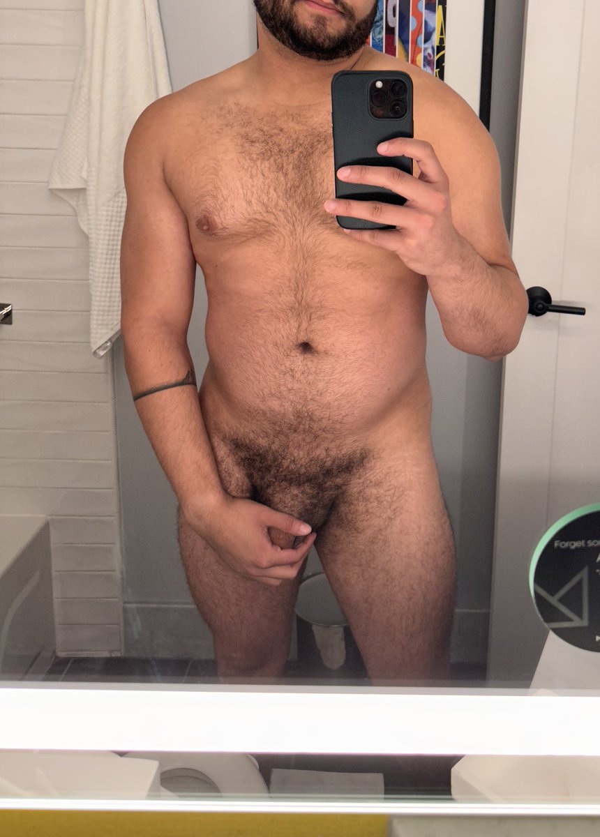 another_latino's tweet photo. Hotel lighting is 👌🏽👌🏽 Seattle gays make me feel welcomed 😈 https://t.co/WRn58UtTDm