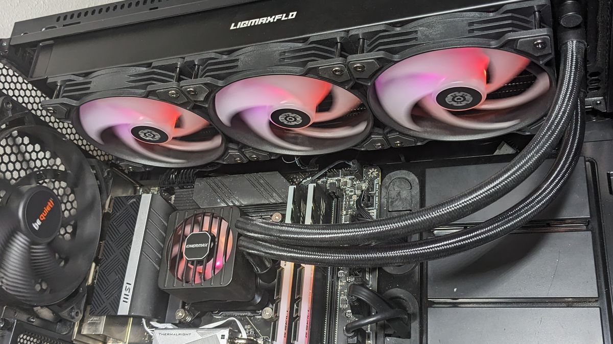 tomshardware's tweet photo. Enermax Liqmaxflo 360 Review: A Quiet Cooling Revolution https://t.co/UDpeEG96mO https://t.co/LiPlgiVQvV