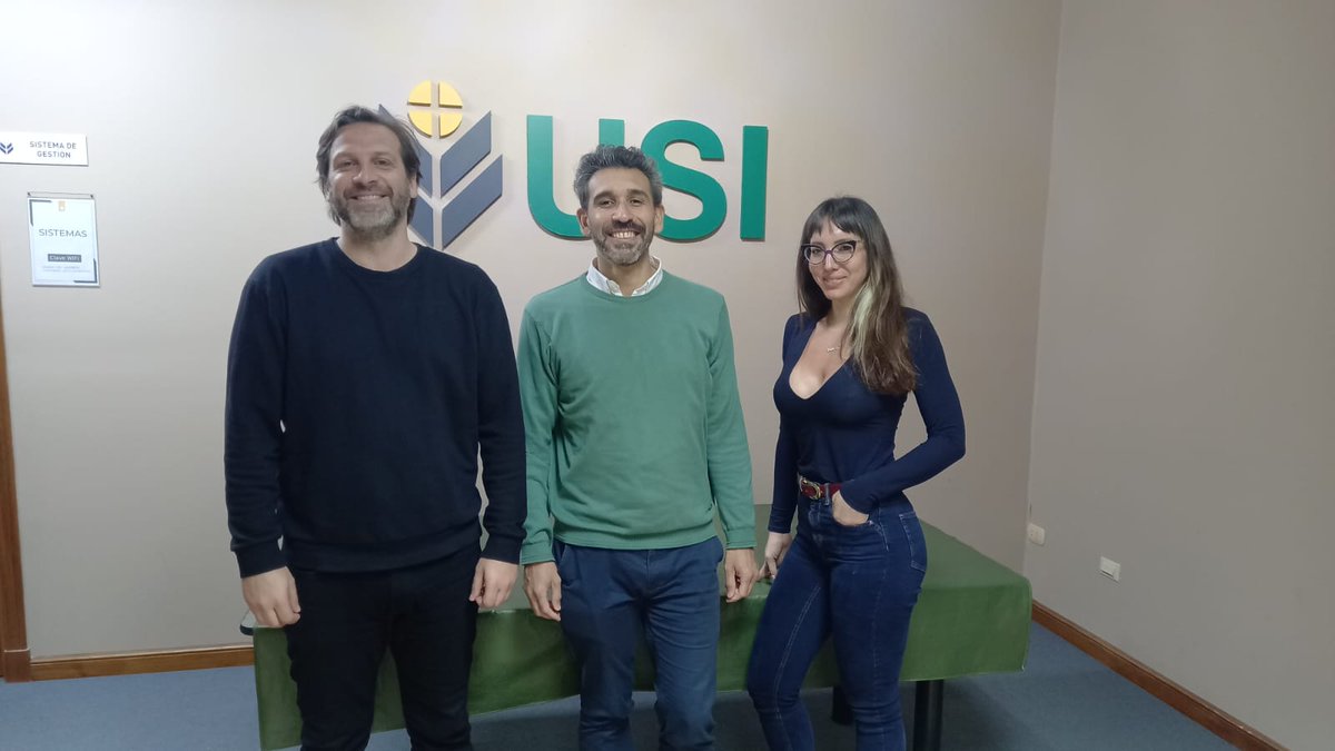 Los especialistas en #comunicación #política <a href="/FerEmilio/">Fernando Emilio</a> y <a href="/deuntweetaotro/">Victoria</a> dieron una charla sobre el armado de una campaña electoral en mi cátedra de "Opinión Pública" de la carrera de #ComunicaciónSocial en <a href="/USanIsidro/">USI</a>. ¡Gracias, Fer y Vicky, por venir!