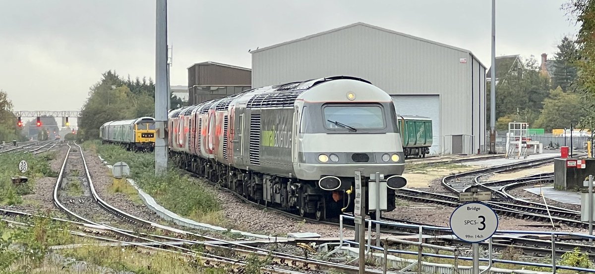 PlatformEdge1's tweet image. Another picture from earlier!

Rail adventure HSTs pulling HSTs to Kidderminster S.V.R #Class43 #HST
