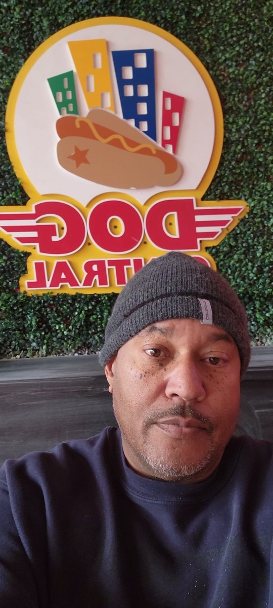 It's been too long since my last trip to CMU and too long since a trip to <a href="/DogCentral/">Dog Central</a>  A classic place that even Wolverines, Spartans and Broncos should visit.