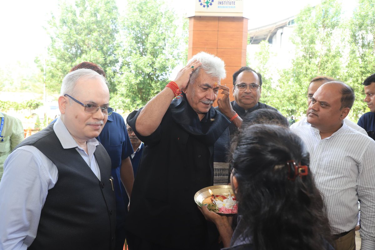 Honourable Lieutenant Governor of Jammu and Kashmir, paid a visit to Skill Development Institute, Bhubaneswar (SDI-B).