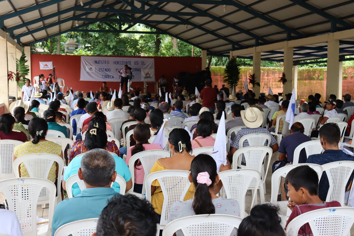 Asamblea del pueblo Mam El Asintal Retalhuleu Después de ser agredidos por el crimen organizado, seguidos en pie de lucha, hasta que renuncien y hasta que fundemos el estado plurinacional.