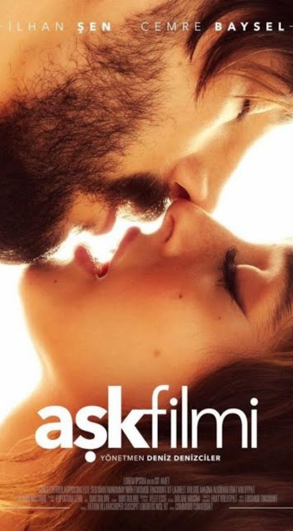 Başrollerini Cemre Baysel ve İlhan Şen'in paylaştığı #AşkFilmi'nin afişi yayında. 💫