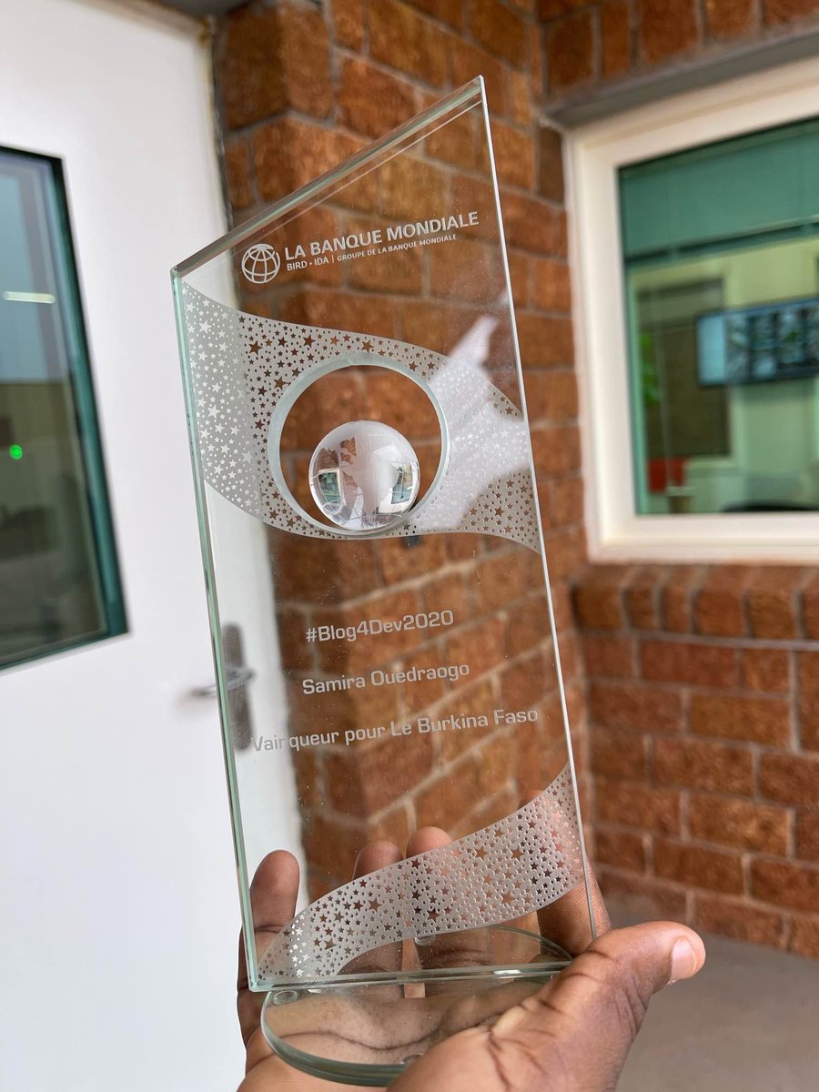 DiroBenoitTOE's tweet image. @OUEDSamira est la Lauréate du concours #Blog4Dev au #BurkinaFaso 🇧🇫.
Son billet de blog porte sur  « L’Abolition du mariage précoce au Burkina Faso, bientôt une réalité ».
Félicitations et succès pour la suite 🎉🎉